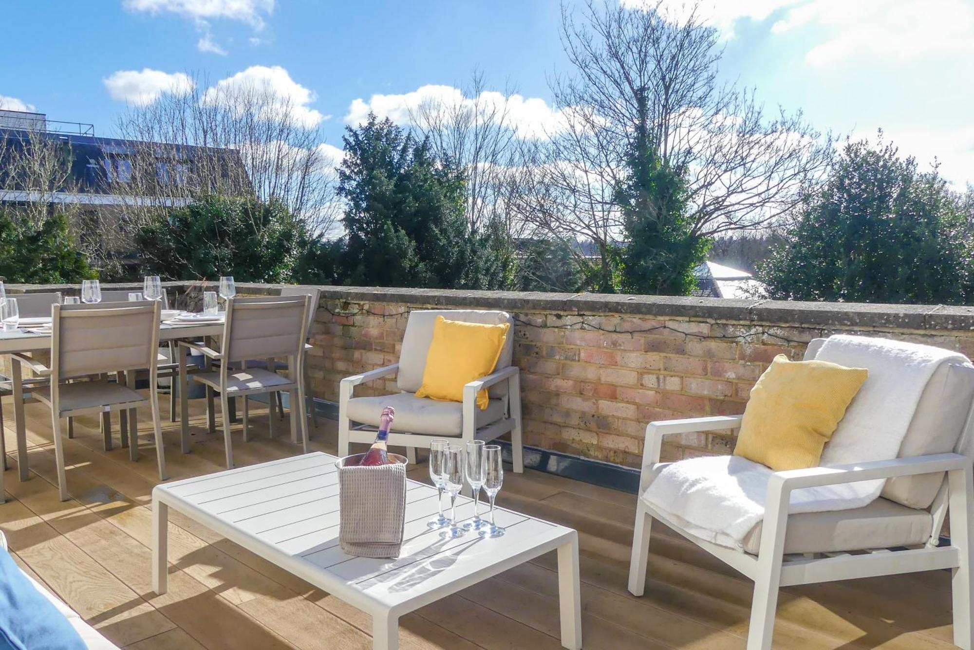 Ferienwohnung Luxury Penthouse W Balcony - 2X Free Parking Royal Tunbridge Wells Exterior foto